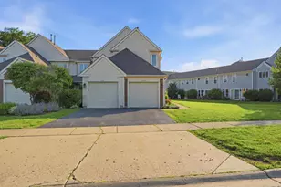 304 University Ln, Elk Grove Village, IL 60007 - Photo 2