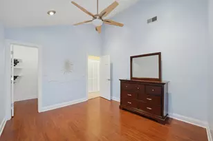 304 University Ln, Elk Grove Village, IL 60007 - Photo 32