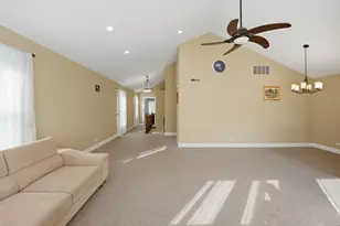 304 University Ln, Elk Grove Village, IL 60007 - Photo 10