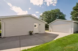 264 Joseph St, Woodstock, IL 60098 - Photo 2