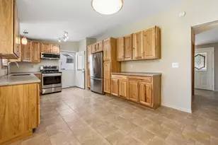 264 Joseph St, Woodstock, IL 60098 - Photo 4