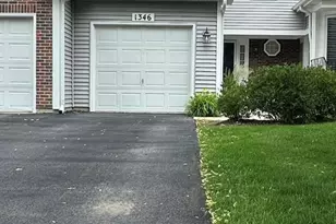 1346 Brunswick Ct, Elgin, IL 60120 - Photo 2