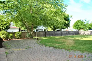 958 Shoreline Dr, Aurora, IL 60504 - Photo 14