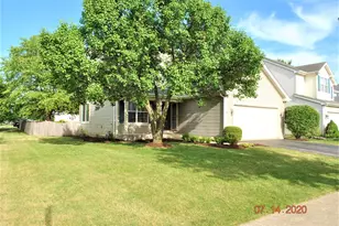958 Shoreline Dr, Aurora, IL 60504 - Photo 2