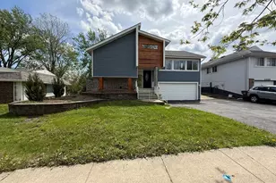 3307 Fountainbleau Dr, Hazel Crest, IL 60429 - Photo 1