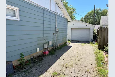 105 S Miller Street, Clifton, IL 61727 - Photo 18