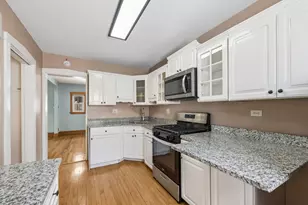 192 Waubansee Rd, Riverside, IL 60546 - Photo 10