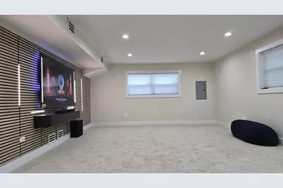 9407 Ozark Avenue, Morton Grove, IL 60053 - Photo 24