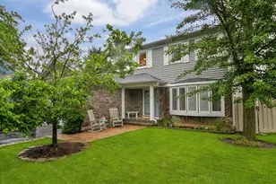 1210 Robin Dr, Elk Grove Village, IL 60007 - Photo 1