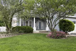 2140 Horncastle Ln, Naperville, IL 60564 - Photo 2
