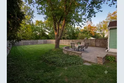 421 Center Street, Woodstock, IL 60098 - Photo 2