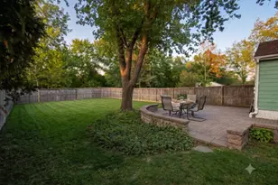 421 Center St, Woodstock, IL 60098 - Photo 2