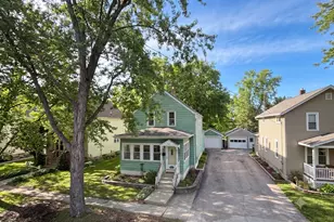 421 Center St, Woodstock, IL 60098 - Photo 1