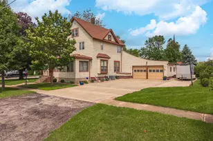 415 N 4th St, Chatsworth, IL 60921 - Photo 2