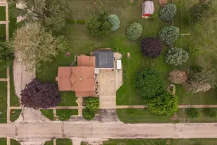 415 N 4th St, Chatsworth, IL 60921 - Photo 8