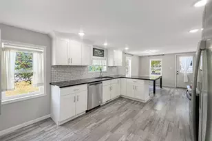 1210 Sun Vu Dr, Freeport, IL 61032 - Photo 8