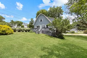 1210 Sun Vu Dr, Freeport, IL 61032 - Photo 2
