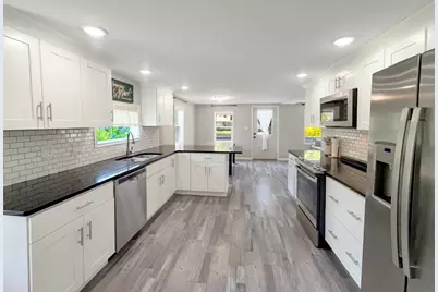 1210 Sun Vu Drive, Freeport, IL 61032 - Photo 6