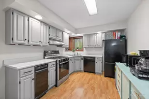 287 Holiday Dr, Lake Holiday, IL 60552 - Photo 10