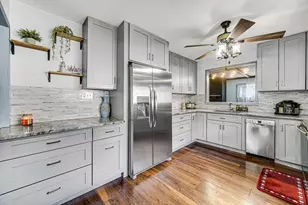 530 N 3rd Ave, Villa Park, IL 60181 - Photo 8