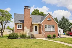 440 W 2nd St, Oglesby, IL 61348 - Photo 2
