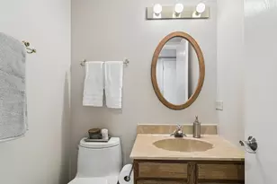 631 Thompson Blvd, Buffalo Grove, IL 60089 - Photo 12
