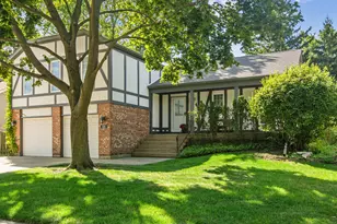 631 Thompson Blvd, Buffalo Grove, IL 60089 - Photo 26