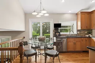 631 Thompson Blvd, Buffalo Grove, IL 60089 - Photo 10
