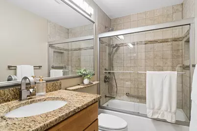 631 Thompson Boulevard, Buffalo Grove, IL 60089 - Photo 18