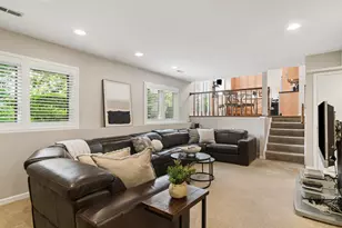 631 Thompson Blvd, Buffalo Grove, IL 60089 - Photo 20