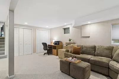 631 Thompson Boulevard, Buffalo Grove, IL 60089 - Photo 24