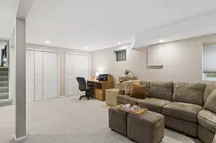 631 Thompson Blvd, Buffalo Grove, IL 60089 - Photo 24