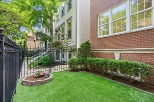 2911 N Racine Ave, Chicago, IL 60657 - Photo 2