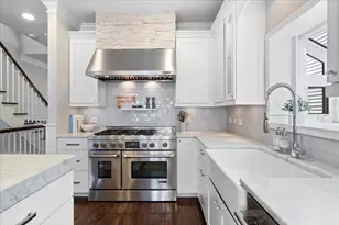 2911 N Racine Ave, Chicago, IL 60657 - Photo 10