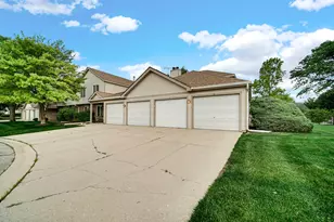 7000 Newport Dr, Woodridge, IL 60517 - Photo 1