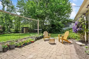 324 Shawnee Dr, Carol Stream, IL 60188 - Photo 24