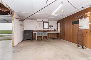 614 E Ash St, Chatsworth, IL 60921 - Photo 36