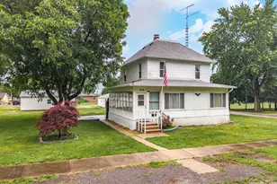 614 E Ash St, Chatsworth, IL 60921 - Photo 4