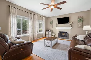 3600 Chadwick Ln, Lake in the Hills, IL 60156 - Photo 10