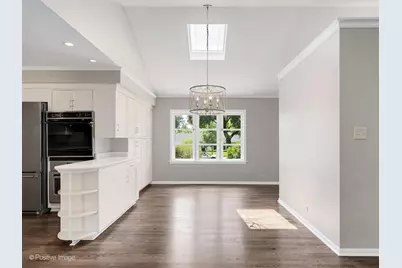 521 Pamela Circle, Hinsdale, IL 60521 - Photo 8