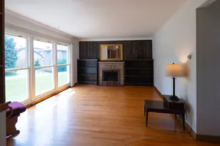 5065 Lamb Dr, Oak Lawn, IL 60453 - Photo 2