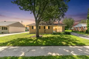 317 Fairlane Dr, Joliet, IL 60435 - Photo 4