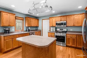 3S665 Virginia Ave, Warrenville, IL 60555 - Photo 4
