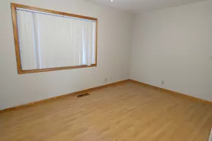 515 Freeman Ave, Streamwood, IL 60107 - Photo 8