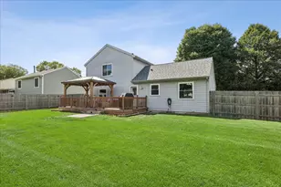 124 S Glenbrook Trail, McHenry, IL 60050 - Photo 18