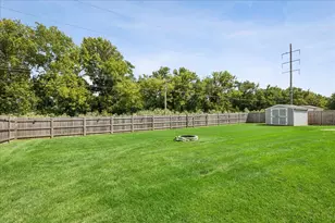 124 S Glenbrook Trail, McHenry, IL 60050 - Photo 20