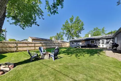 448 N Pershing Avenue, Mundelein, IL 60060 - Photo 14