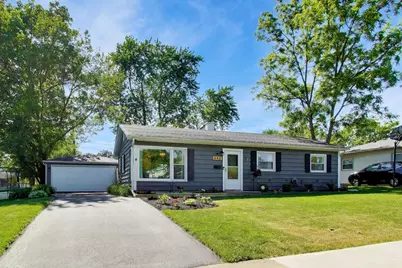 448 N Pershing Avenue, Mundelein, IL 60060 - Photo 1