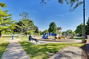 448 N Pershing Ave, Mundelein, IL 60060 - Photo 18
