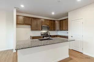 2751 Lawlor Ln, Naperville, IL 60564 - Photo 14